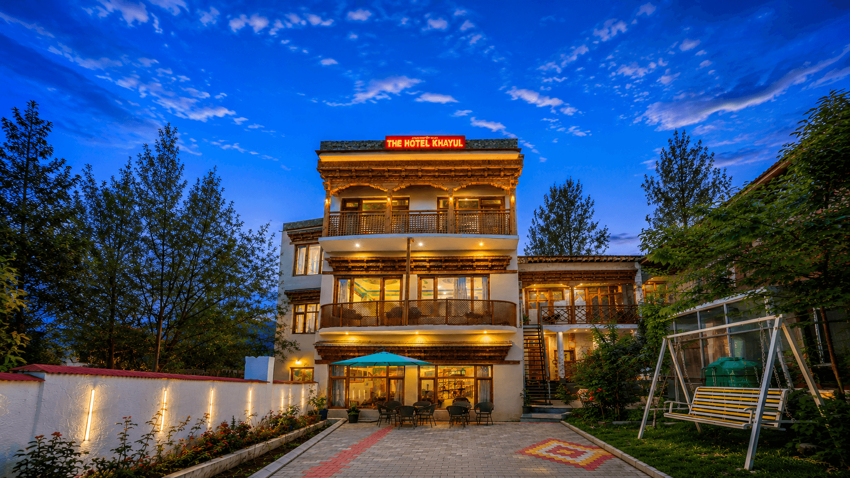 Hotel Khayul Night